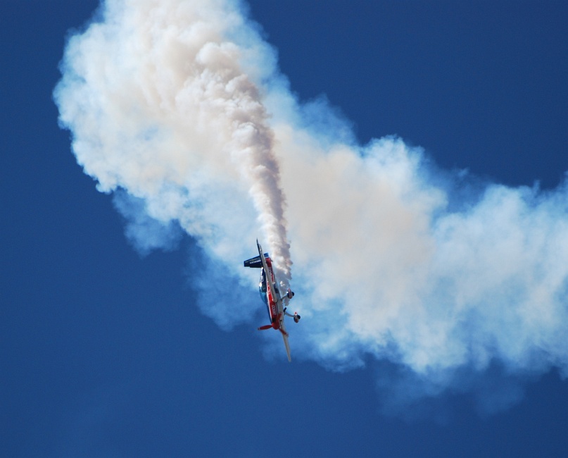DSC_6466a.jpg - Tim Weber was awesome.  His Extra 300S is a nimble carbon composite aircraft with a 350 HP Lycoming engine.