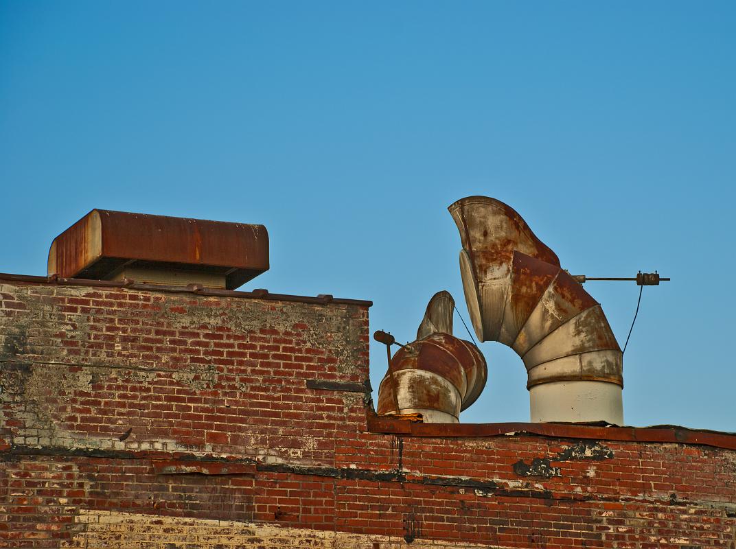 BH10_3615a.jpg - Roof of deserted textile mill in Columbus.
