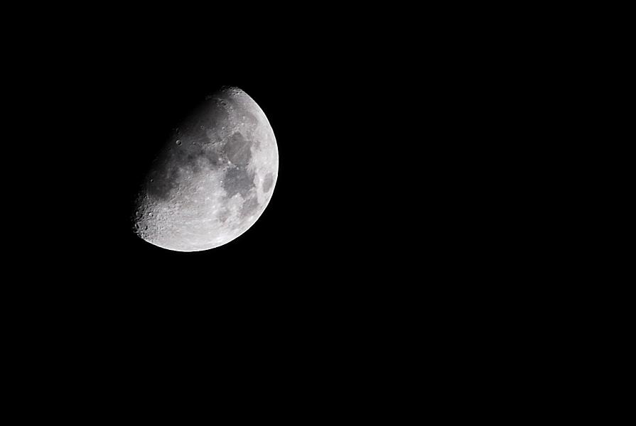 DSC_3530a.jpg - Shot with a 220mm lens, f8 at 1/60 (ISO 100).  Mirror was locked up prior to shooting to minimize vibration.  Bogen 3020 Tripod, Arca Swiss head.
